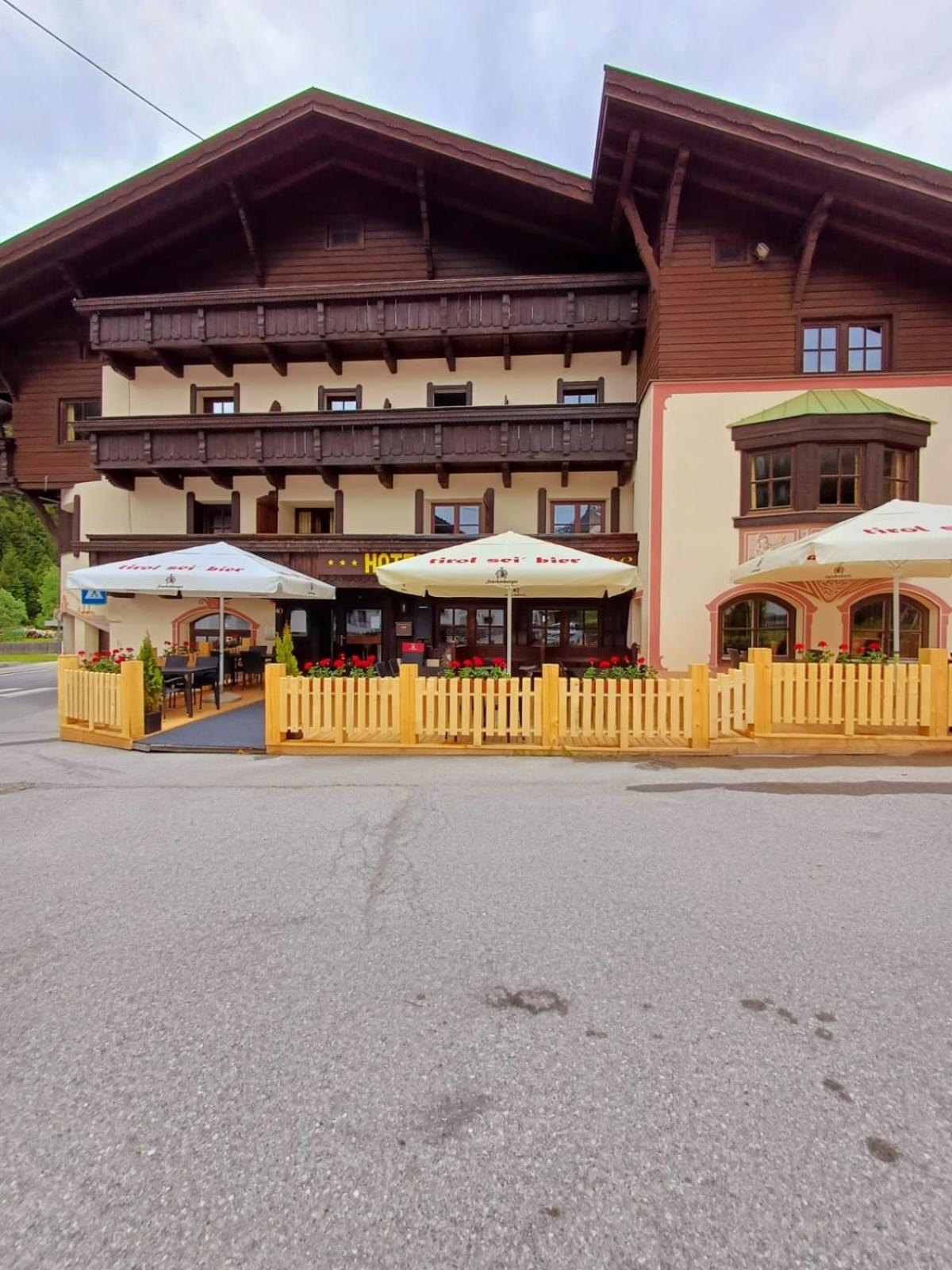 Hotel Restaurant Liesele Sonne Sankt Leonhard im Pitztal Exterior foto