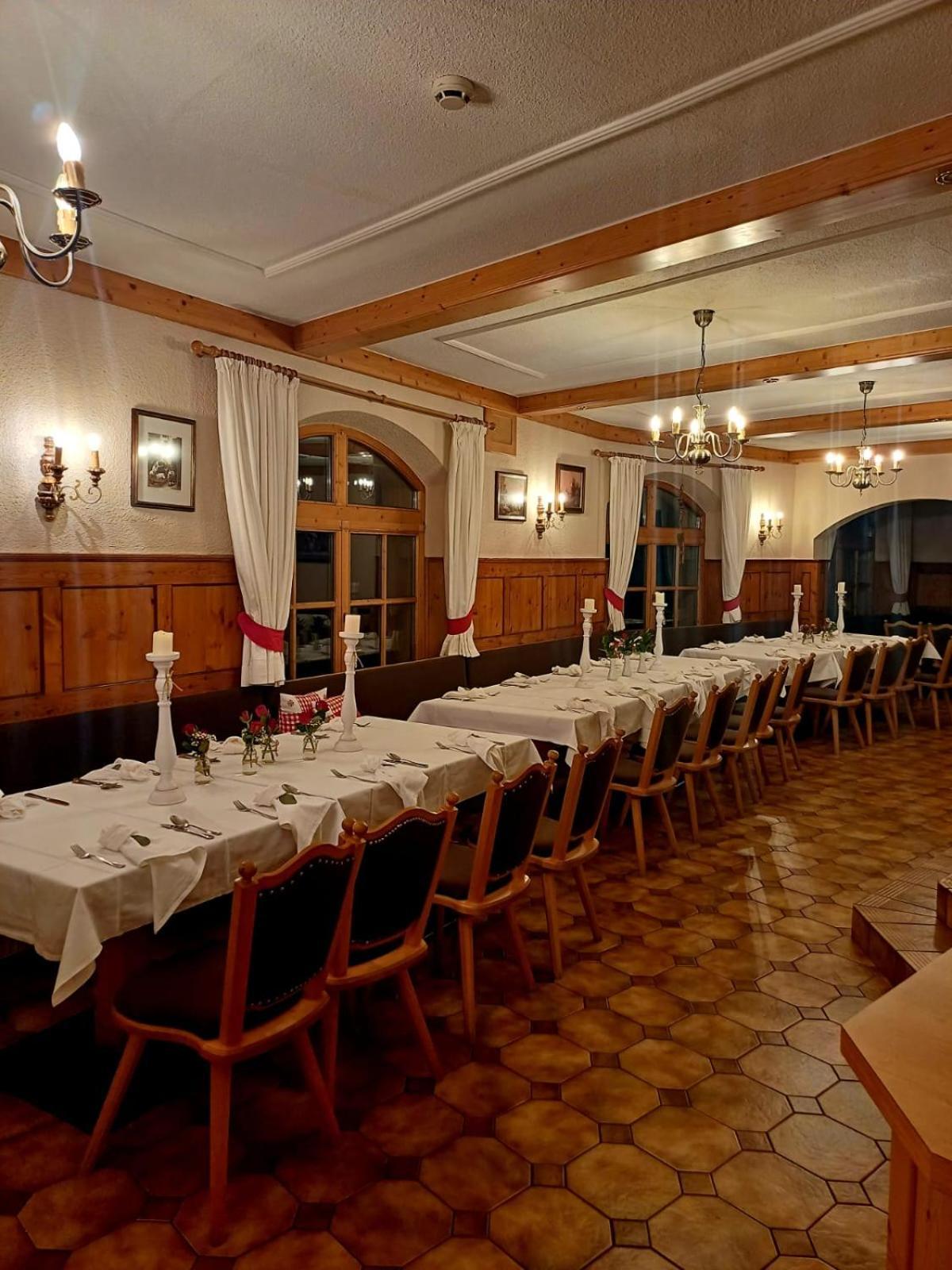 Hotel Restaurant Liesele Sonne Sankt Leonhard im Pitztal Exterior foto